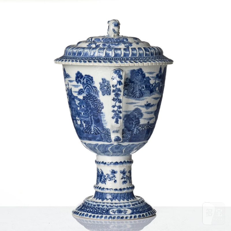 A large blue and white 'landscape' goblet with cover, - 图4